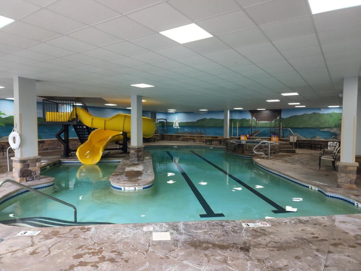 La Quinta Inn & Suites By Wyndham เลคจอร์จ ภายนอก รูปภาพ