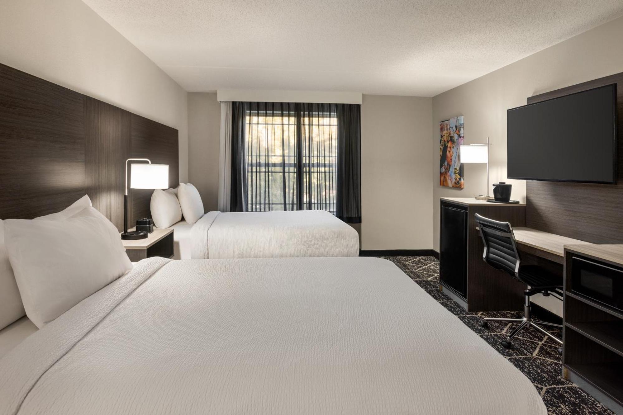 La Quinta Inn & Suites By Wyndham เลคจอร์จ ภายนอก รูปภาพ