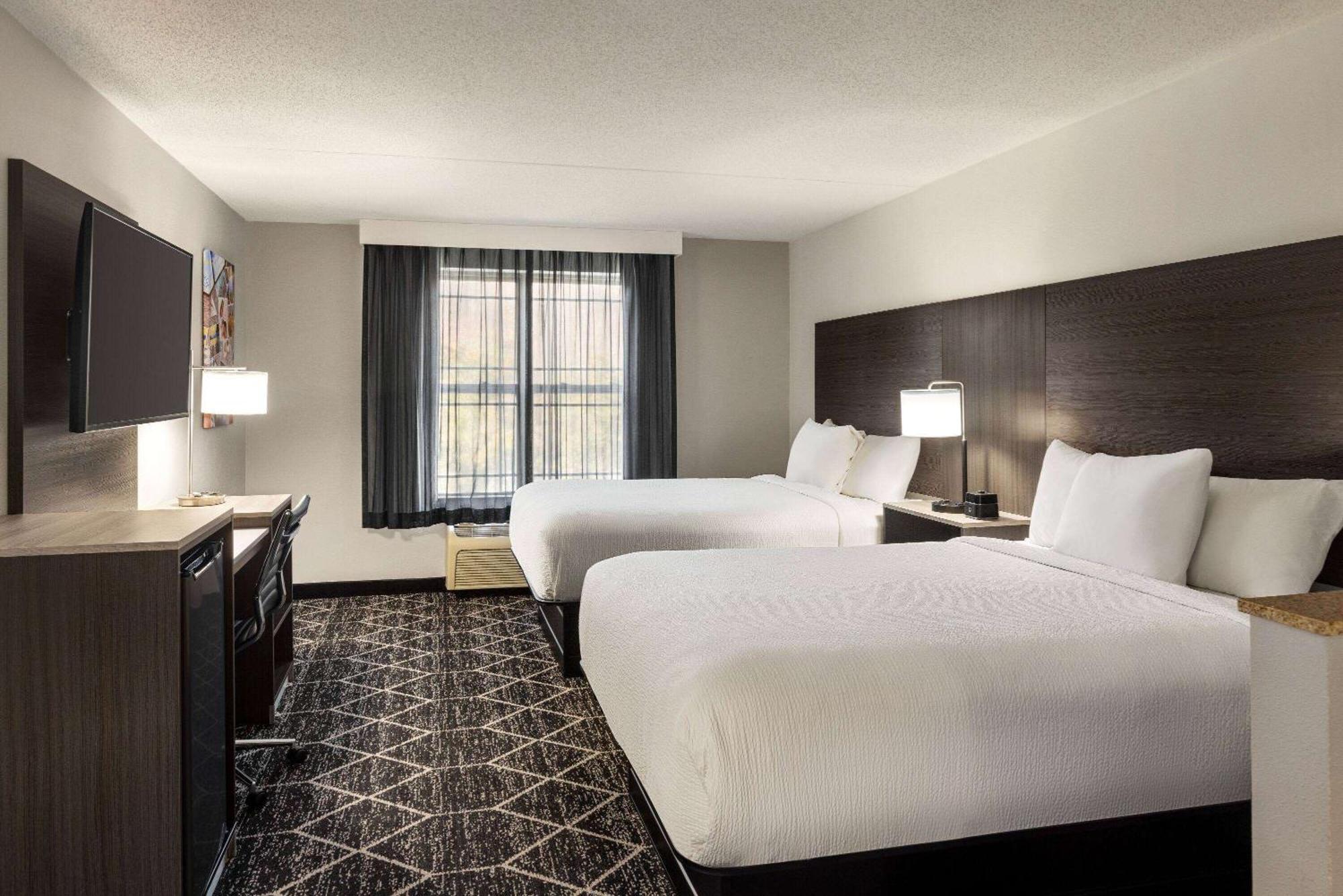 La Quinta Inn & Suites By Wyndham เลคจอร์จ ภายนอก รูปภาพ