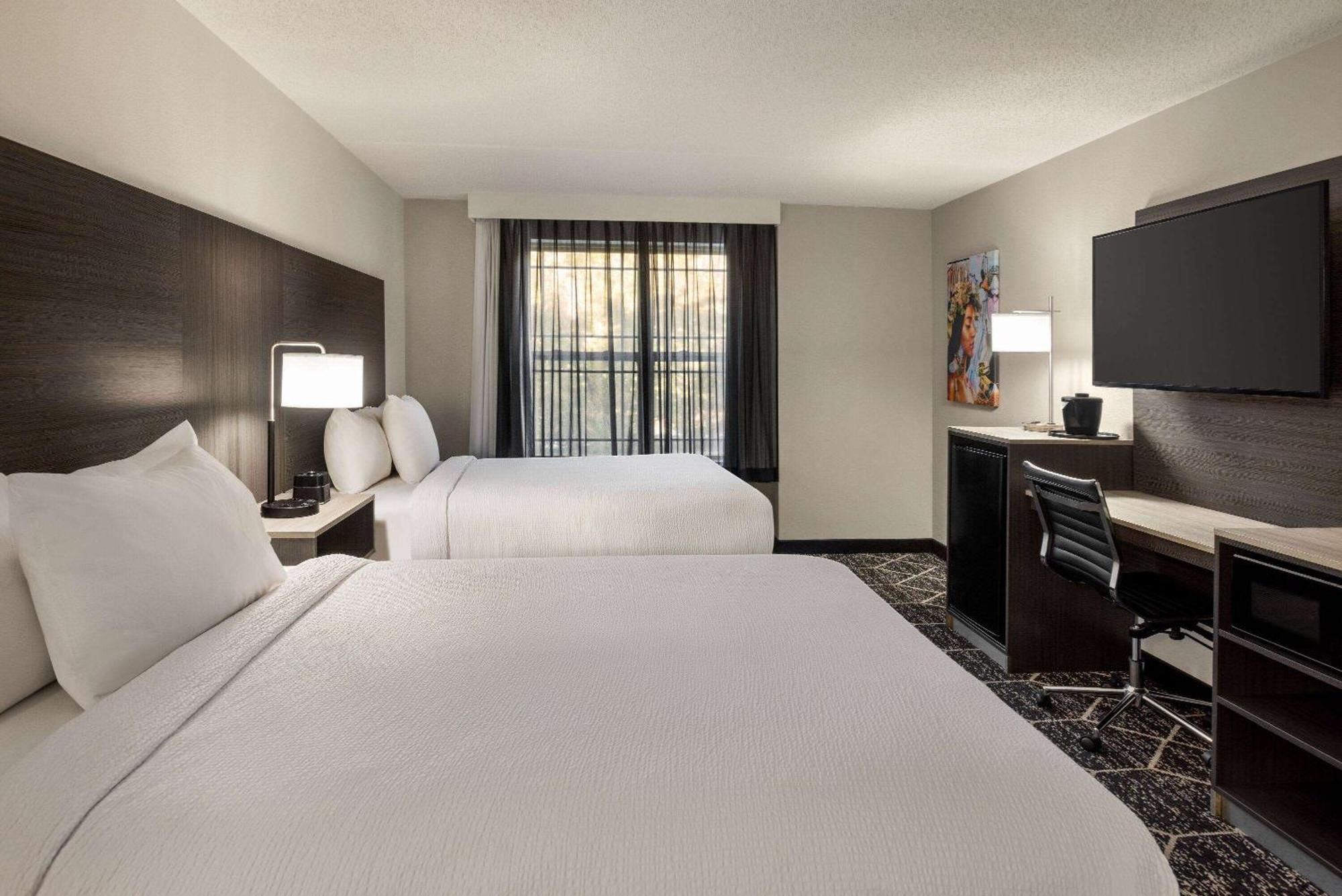 La Quinta Inn & Suites By Wyndham เลคจอร์จ ภายนอก รูปภาพ