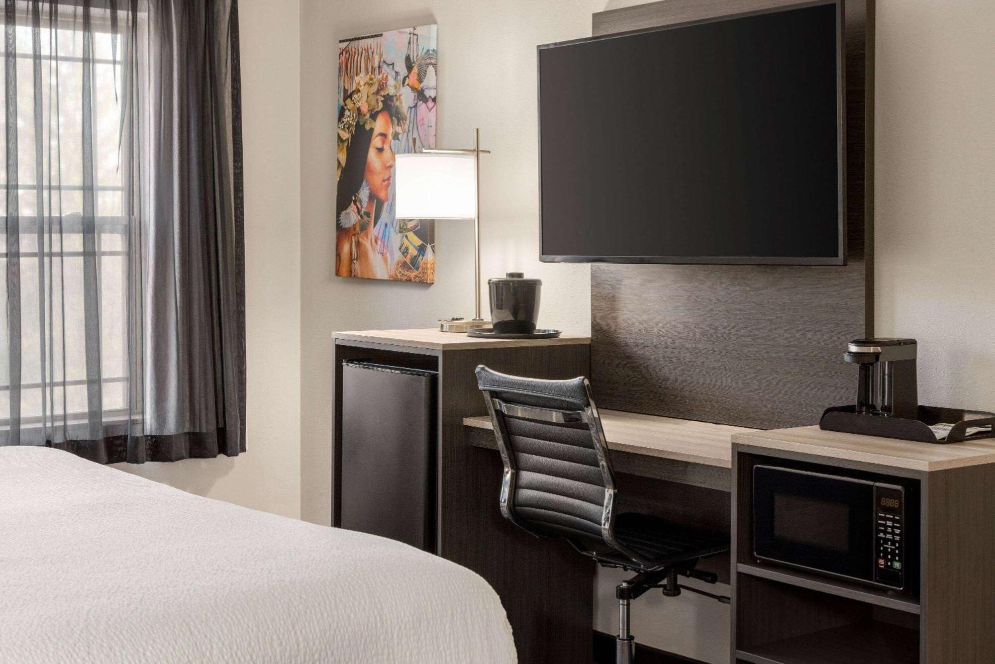 La Quinta Inn & Suites By Wyndham เลคจอร์จ ภายนอก รูปภาพ